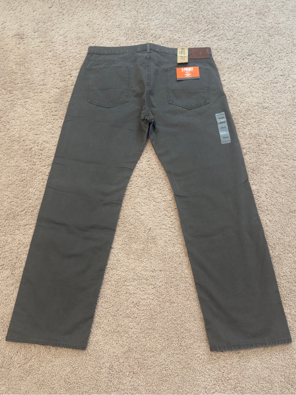 Wrangler Men's Straight Fit Jean 36x29 brand new with tags
